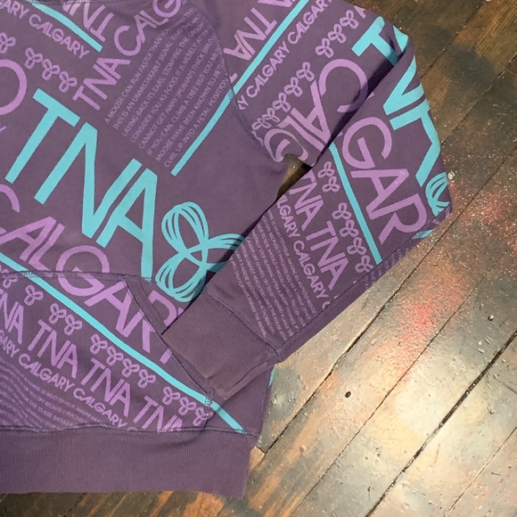 TNA Pullover Hoodie - Picture 4 of 11